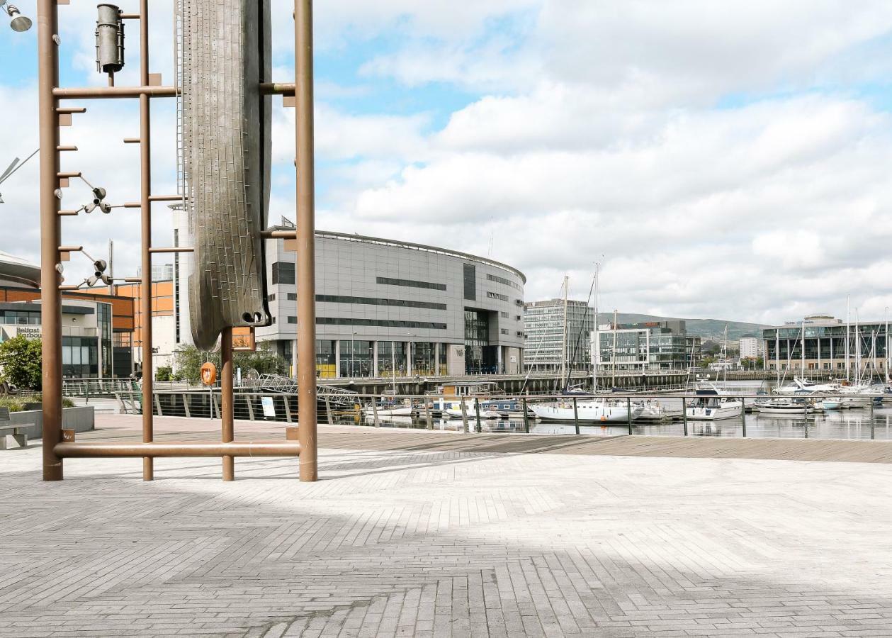 Luxury Apartment Marina Views At Titanic Quarter Белфаст Екстериор снимка